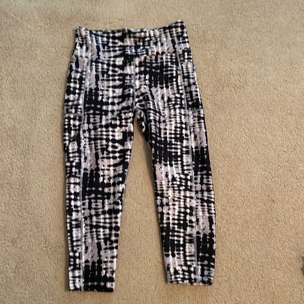 Large, black/white/grey/tan Leggings